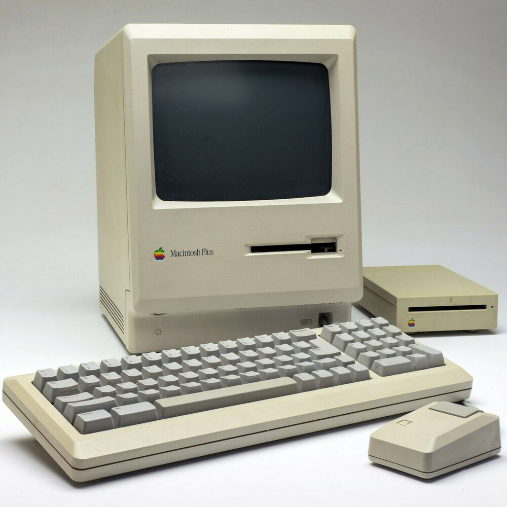 Macintosh Plus (1986)